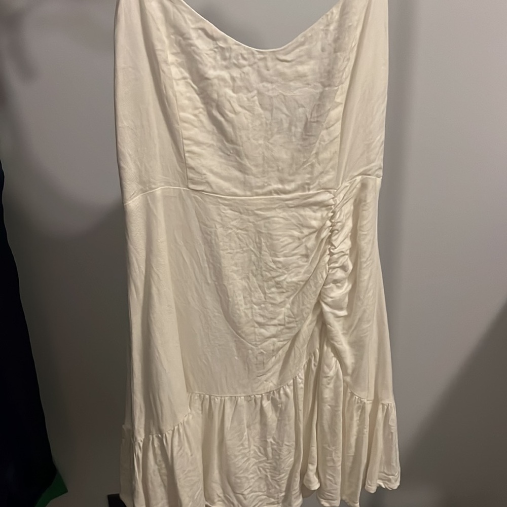 WHITE MINI DRESS š - Picture 2 of 4